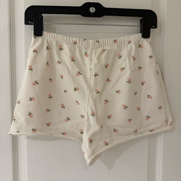Brandy Melville Floral Top and Shorts Set - Picture 5 of 6